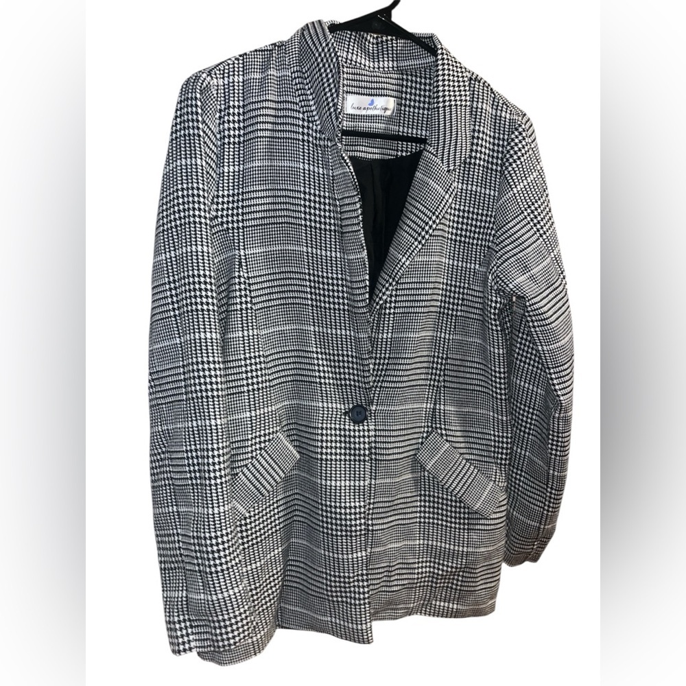 Chic Black and White Checkered Blazer
